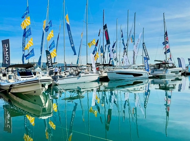 Boat Bargains
 <span>déstocke</span> les bateaux 